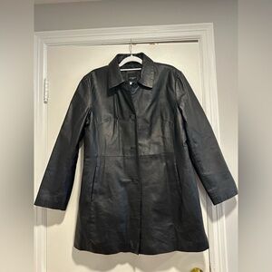 Colebrook Women's XL Black Leather Classic Mid Length Lined Coat Jacket.